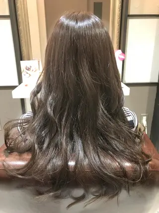 ロング Avery NEWYORK所属・Avery SHINのヘアスタイル