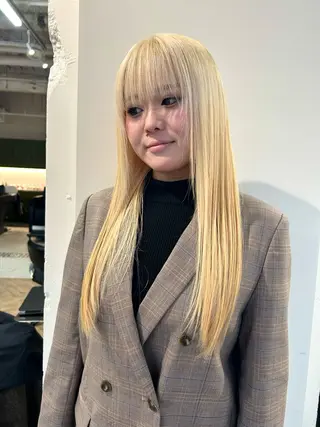 ロング カラー ベージュ/ダブルカラ ー/新潟駅/青柳萌果のヘアスタイル