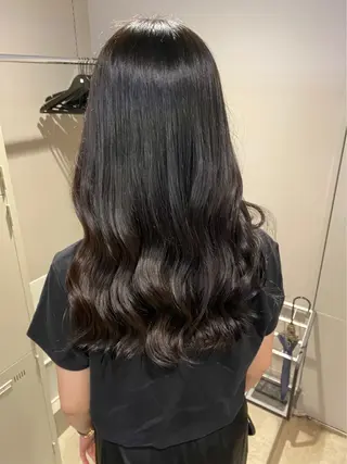 セミロング Ella所属・nana【艶髪】/ レイヤー/縮毛矯正のヘアスタイル