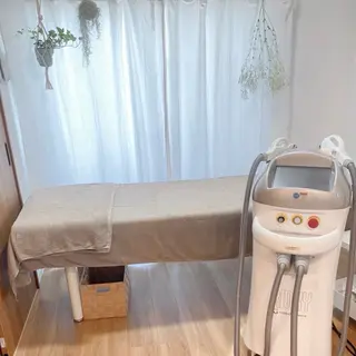 Molu所属・あけみ✳︎ まつ毛パーマのマツエク・マツパデザイン