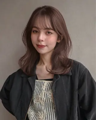 ミディアム カラー aya / カットカラーのヘアスタイル