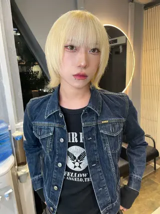 カラー メンズ TATSUブリーチ/ ミルクティーベージュのヘアスタイル