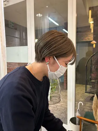 ショート カラー ooit所属・田崎 文香のヘアスタイル