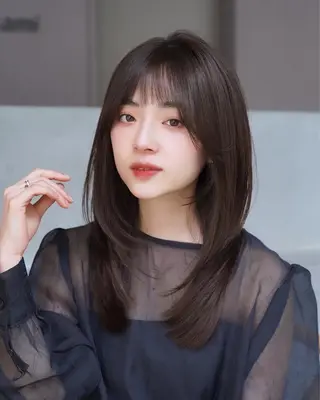 ミディアム レイヤーカット/ くびれヘア佐藤大空のヘアスタイル