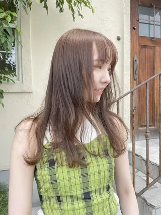 カラー セミロング 相川 ひなたのヘアスタイル