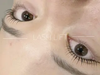 マツエク・マツパ eyelash Fiara by CYAN【フィアラバイシアン】所属・奥本 凜のマツエク・マツパデザイン