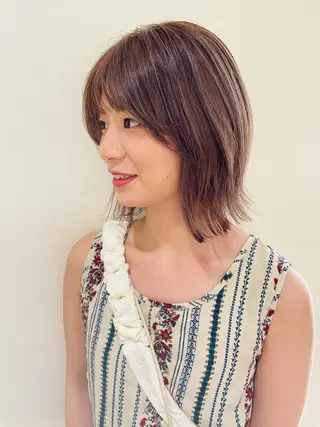 ミディアム 三浦 瑠璃のヘアスタイル