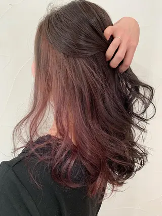 ロング カラー 乳井 悠香のヘアスタイル