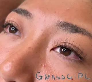 マツエク・マツパ GRANDGIRL所属・ヨシダ セリナのマツエク・マツパデザイン