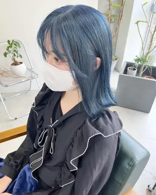 ミディアム カラー 鈴木 美紅のヘアスタイル