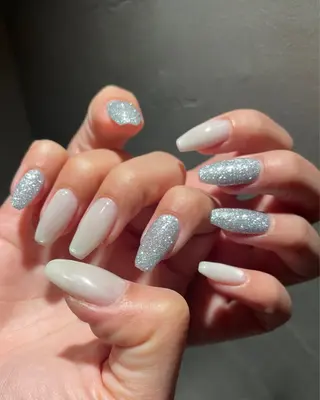ネイル Nailsalon Repos.所属・Rika🌼 シンプル•マグネットのネイルデザイン