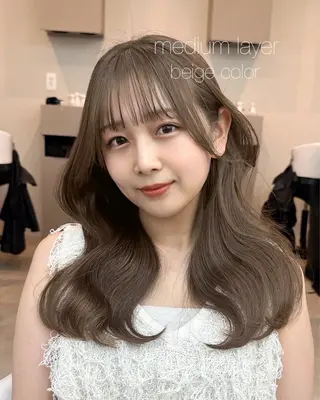 ミディアム Aura所属・丸山 心 / 艶カラーのヘアスタイル