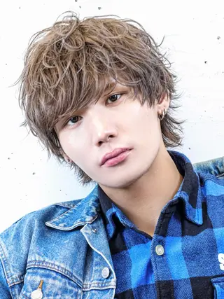 ミディアム カラー パーマ メンズ Ali’i MEN’S SALON所属・⚡️メンズ垢抜け⚡️ kotomiのヘアスタイル