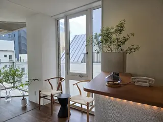 iplus まつげ、眉毛、耳つぼのマツエク・マツパデザイン