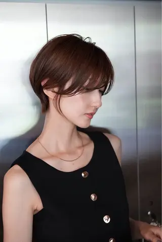 ショート カラー 八幡 空乃のヘアスタイル