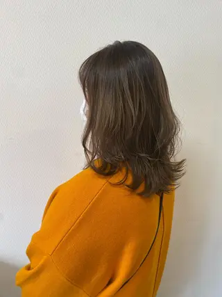 ミディアム 西元 亜由美のヘアスタイル