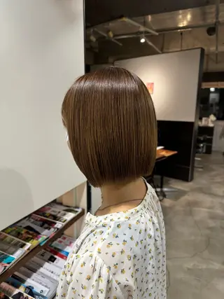 ミディアム タツキ／レイヤー／ パーマ／艶カラーのヘアスタイル