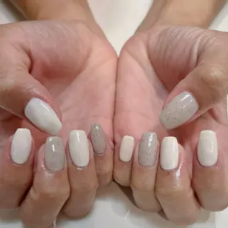 ネイル GALLARIA Elegante 緑のネイルデザイン