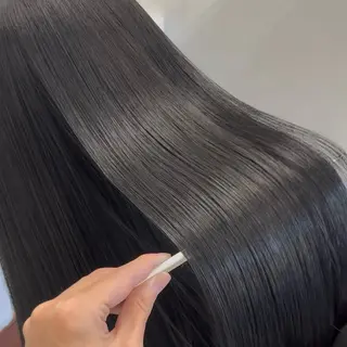 セミロング カラー ケアブリーチ/ 髪質改善/上質艶髪のヘアスタイル