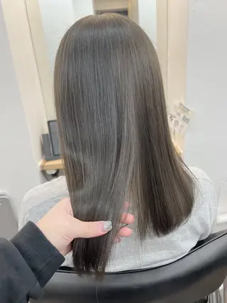 ミディアム カラー mai🐷髪質改善 🖤透ける暗髪🖤のヘアスタイル