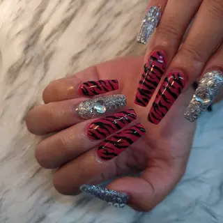 ネイル RUNWAY 　　の眉毛・アイブロウイメージ