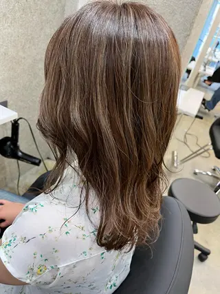 セミロング カラー ヘアアレンジ SEA　浦安所属・浦安美容師🌈 Mayaのヘアスタイル