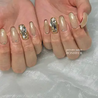 ネイル BONHEUR Annaのネイルデザイン