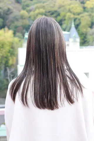 セミロング カラー Viage （ビアージュ）のヘアスタイル