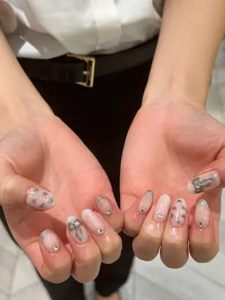 ネイル ꪆৎ平行アーチ ྀི ワカナの眉毛・アイブロウイメージ