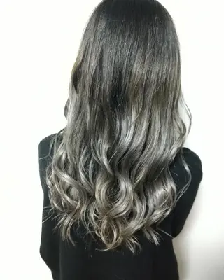 カラー ロング Blue高槻所属・ハイライト 透明感カラー松本のヘアスタイル