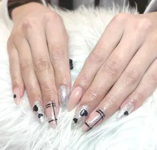 ネイル LIB VALLA Yuri🍭🖤のネイルデザイン