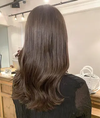 ロング カラー 透明感/オリーブ/ グレージュ/YUKAのヘアスタイル