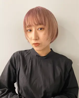 ショート Qin share salon 原宿店所属・🫧艶ハイトーン 特化🫧ライヤのヘアスタイル