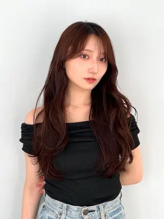 ロング 顔周りレイヤーカット 透明感カラー達冨のヘアスタイル