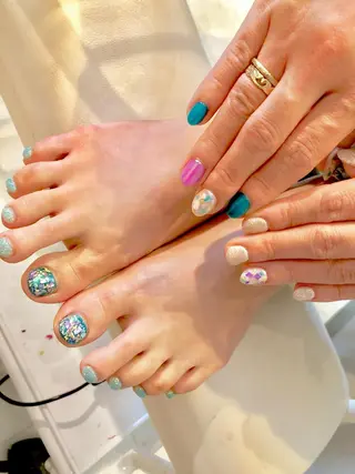 ミディアム カラー キッズ ネイル 💎ビューティサロン 湘南　RIRAN💎のネイルデザイン