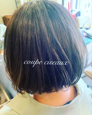 ミディアム カラー coupe ciseauxのヘアスタイル