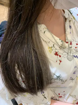 カラー ヤマダ サクラのヘアスタイル