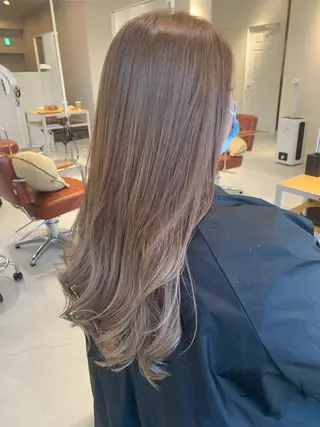 カラー 川合 美里のヘアスタイル