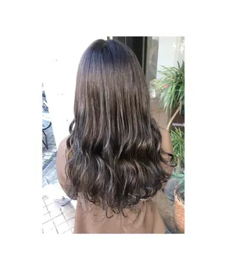 ロング カラー あらい なつみのヘアスタイル