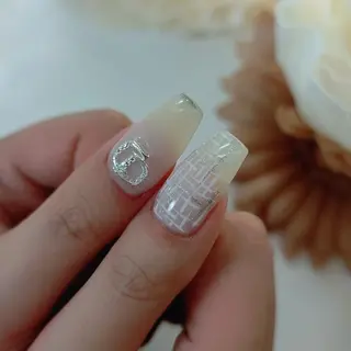 ネイル RUNWAY 　　の眉毛・アイブロウイメージ