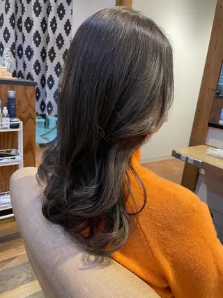 セミロング カラー あずまぐち めぐみのヘアスタイル