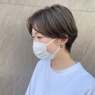 ショート カラー iLi所属・iLi 《イリ》のヘアスタイル