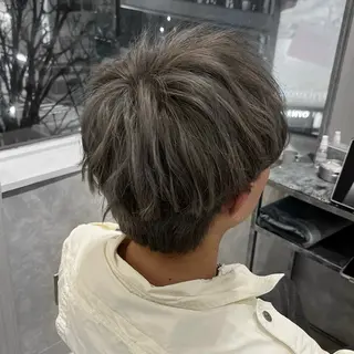 カラー メンズ ハイトーン×推し カラー💫Miyuのヘアスタイル