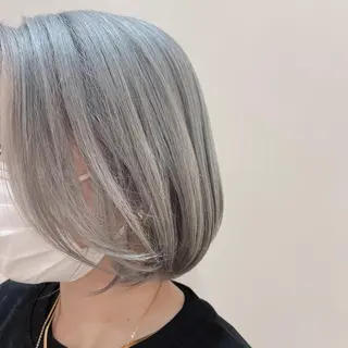 ミディアム カラー ヘアアレンジ Mirai 🧸のヘアスタイル
