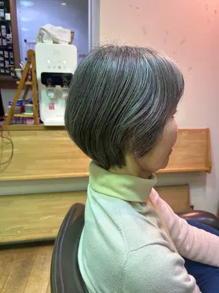 ショート ハイトーン×艶カラー 🤍MIZUKIのヘアスタイル