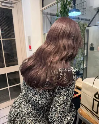 セミロング カラー ミルクティー× グレージュMOMOのヘアスタイル