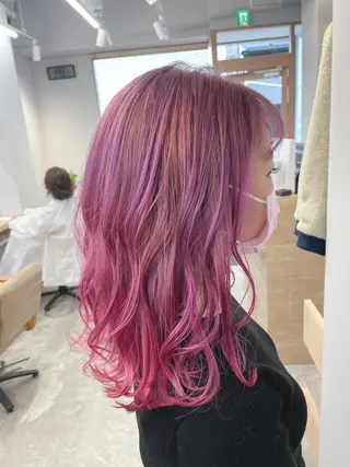 ミディアム SAEKI【ior 】北千住店ブリーチのヘアスタイル