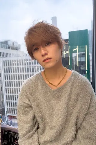 ショート カラー ハイトーンレイヤー 🥇稲垣颯太のヘアスタイル