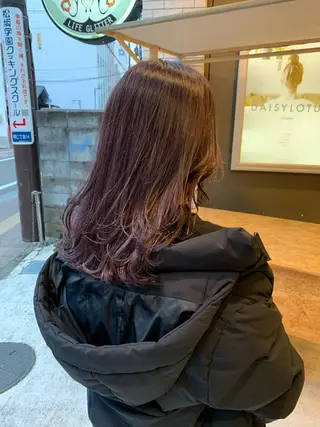 セミロング カラー hair make DAISY LOTUS所属・MAYU🪡 透明感カラー/耳ツボのヘアスタイル