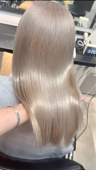 セミロング カラー NVEMO.【ベモ】所属・ミルクティーベージュ /まりん🥣のヘアスタイル